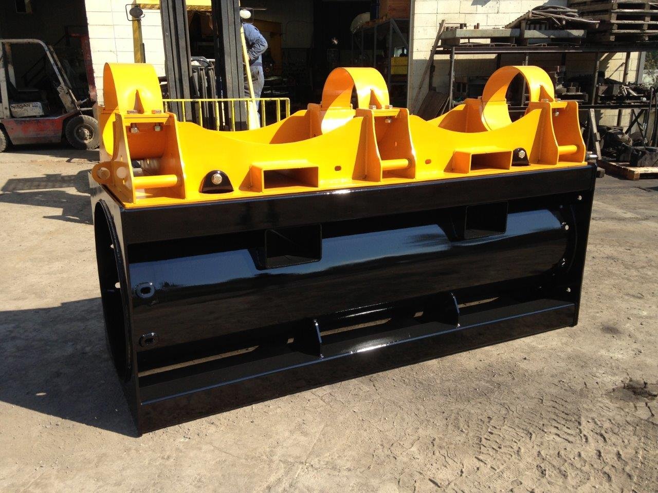safety system for removal of hydraulic cylinder photo